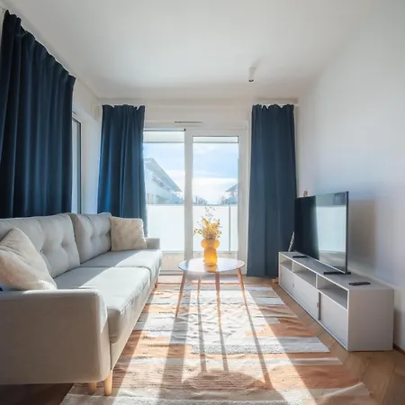 Sunny Surfingbird شقة